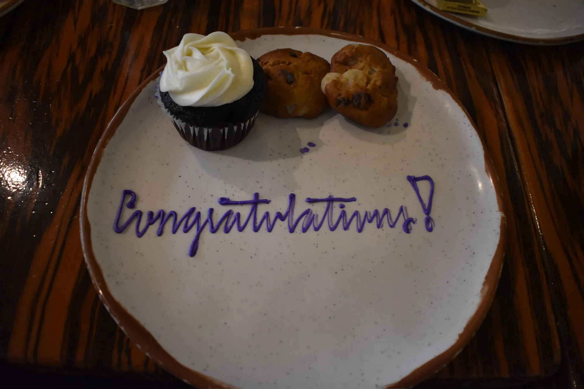 Congratulations dessert plate